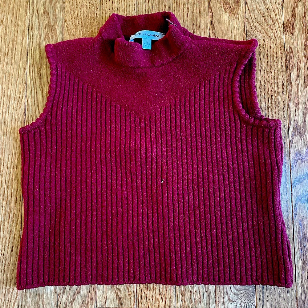Burgundy Tank top cropped